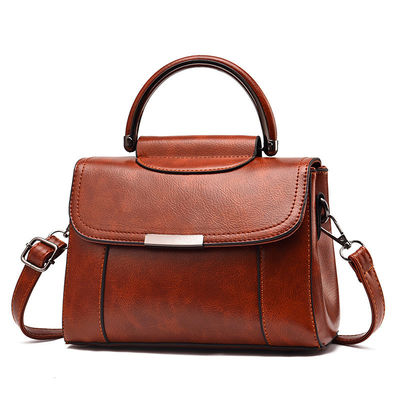 Materiale principale Borsa classica a frizione in PU semplice a colori solidi