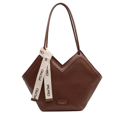 Stili Tote Bag per studenti con materiale di rivestimento in cashmere e decorazione del lucchetto