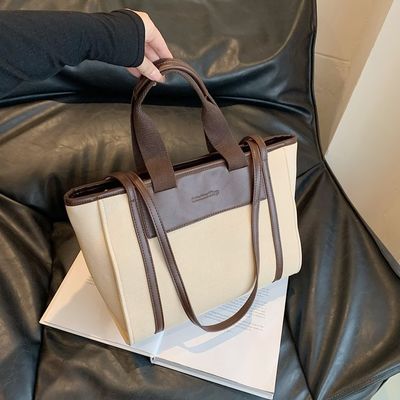 2024 Borse di moda Borse leggere di grande capacità per donne Borse di design eleganti