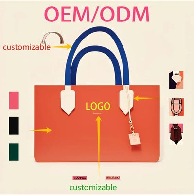 Elegante borsa da spalla in pelle vera con disegno di animazione e decorazione dei pulsanti