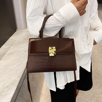 2023 Direct Casual Tote per donne Borsa da mano in pelle di grandi dimensioni e borsa da spalla di design