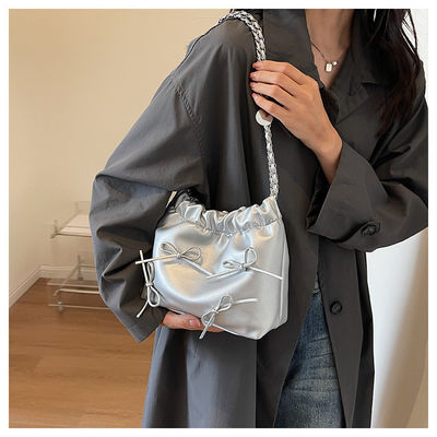 Bottega Magnetica per Donne in 4 colori