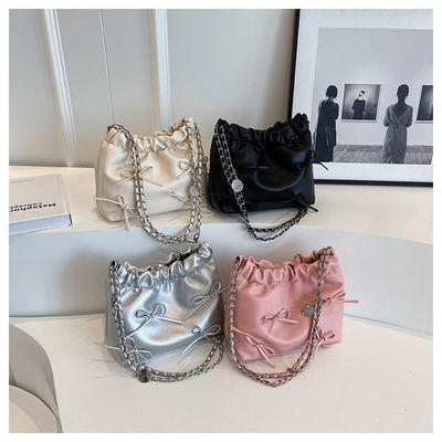 Bottega Magnetica per Donne in 4 colori