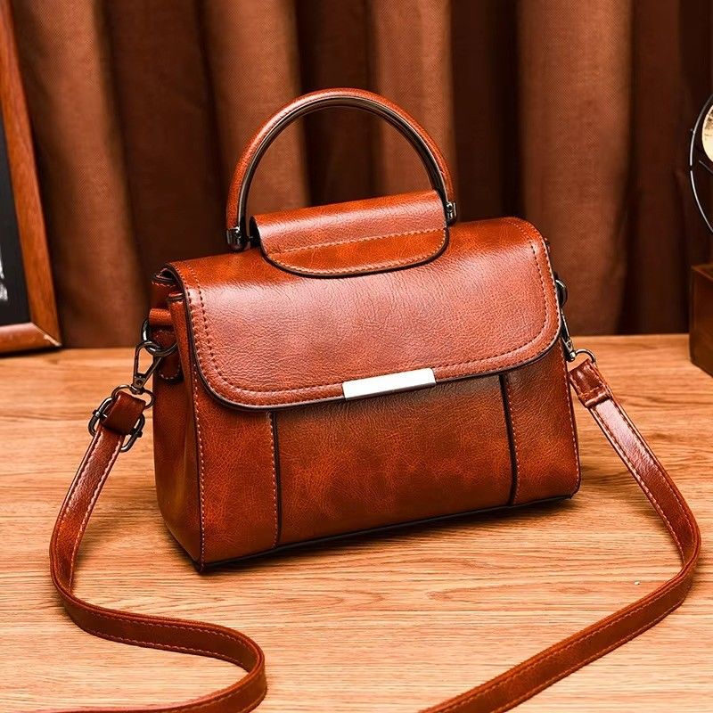 Materiale principale Borsa classica a frizione in PU semplice a colori solidi
