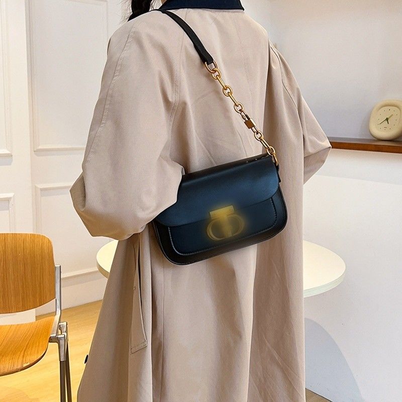 Borsa per fotocamera alla moda Borsa da spalla in cuoio in PU di design raffinato per lo stile vintage