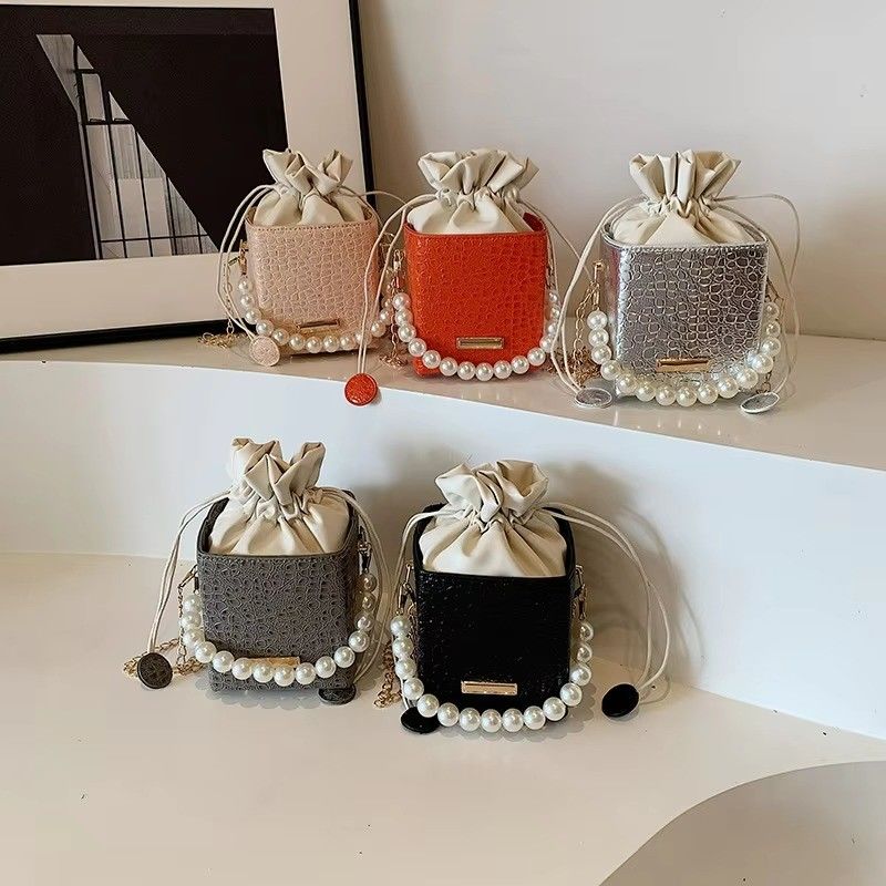 Summer Fashion Candy Color Bucket Bag Con Pearl Chain Shoulder Sling Bag Per Donne