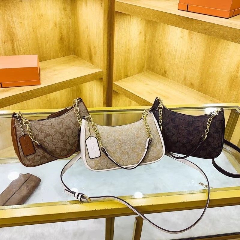 Borse in pelle per donne impermeabili e colore personalizzato in collezione estiva di tendenza