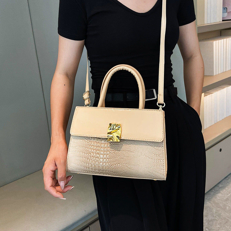2023 Direct Casual Tote per donne Borsa da mano in pelle di grandi dimensioni e borsa da spalla di design